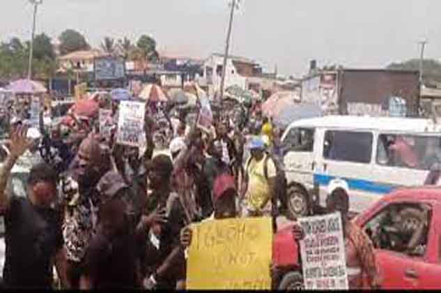 Protest Rock the Street of Ibadan Over DSS Raid on Igboho Residence