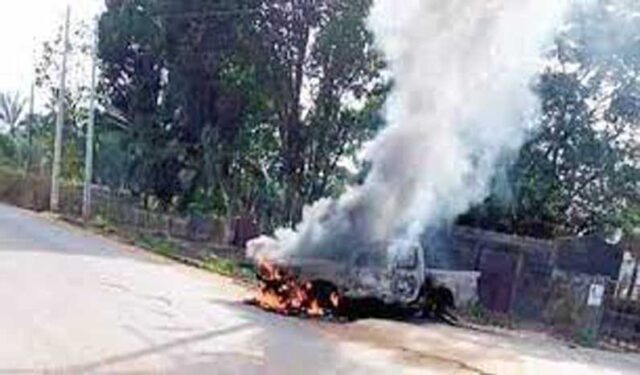 Unknown gunmen k*ll 3 policemen, incinerate their vehicle in Anambra