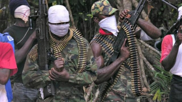 BREAKING: Unknown Gunmen, joint security operatives in alleged 3 hours gun battle in Ihiala