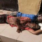 Angry Mob beats 2 suspected kidnappers to stupor in Edo state after victim jumped a car boot and raise alarm