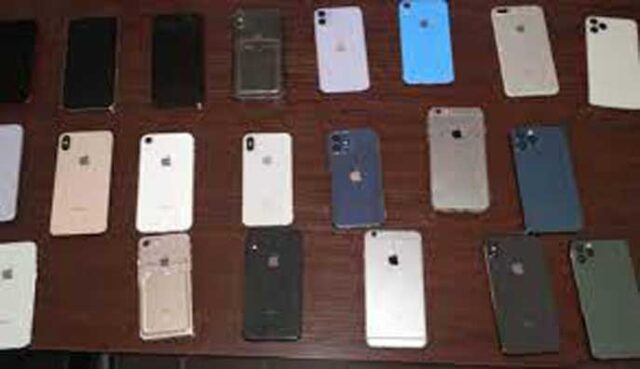Security Operatives raids  criminal hideout in Ibadan recovers 23 iPhone