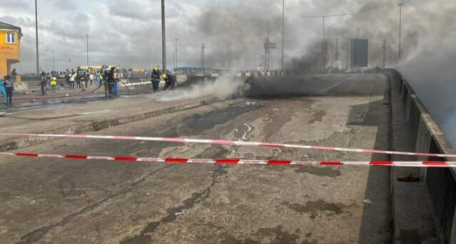 Lagos government shuts down Eko Bridge indefinitely over Apongbon fire outbreak