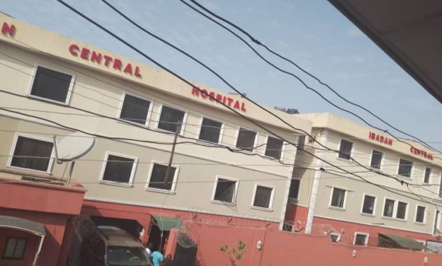 Drama at Ibadan Central Hospital as family stage protest over mutilated corpse of their relative