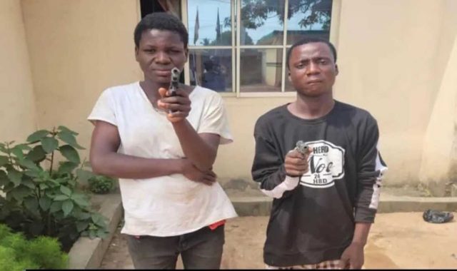 Lady and her teenage accomplice arrested for r%bbery using toy g¥ns in Ogun State
