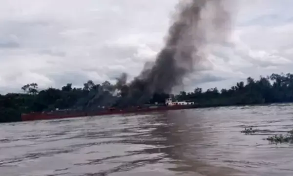 Oil Theft: Nigerian Navy Sets Seized Vessel Ablaze in Delta, warns bunkerers, investors