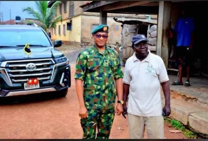 PHOTOS: General Reunites With Sergeant Who Was Good To Him In His Days As A Young Officer