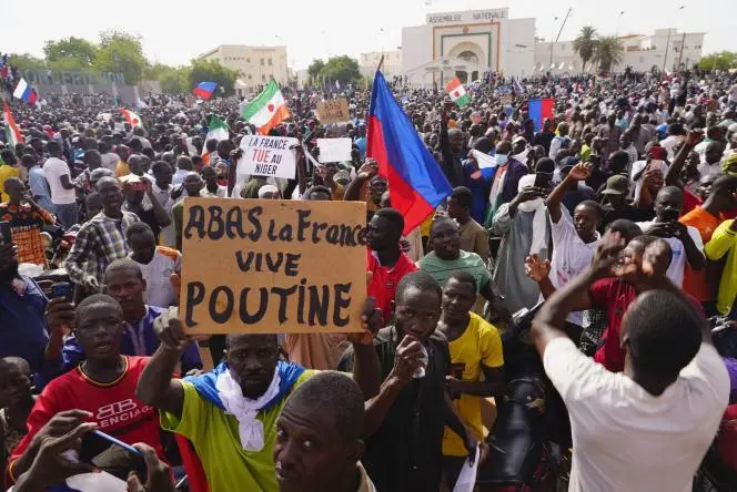 Thousands rally in support of Niger military coup