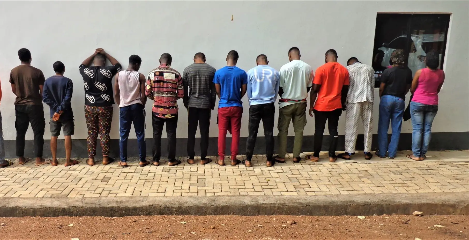 EFCC harvests 32 suspected yahoo boys in Anambra and Enugu states