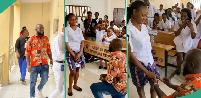 Varsity lecturer proposes to student in classroom on Valentine’s Day