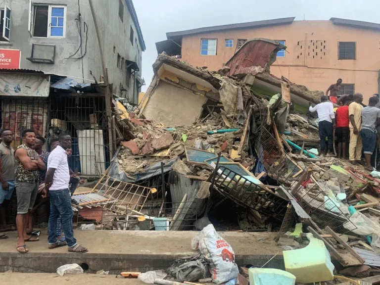 BREAKING: Many trapped as two-storey building collapse in Lagos Island