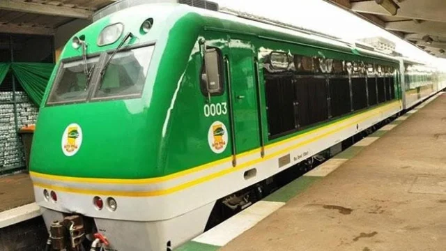 BREAKING: Kaduna-Abuja train derails at Jere