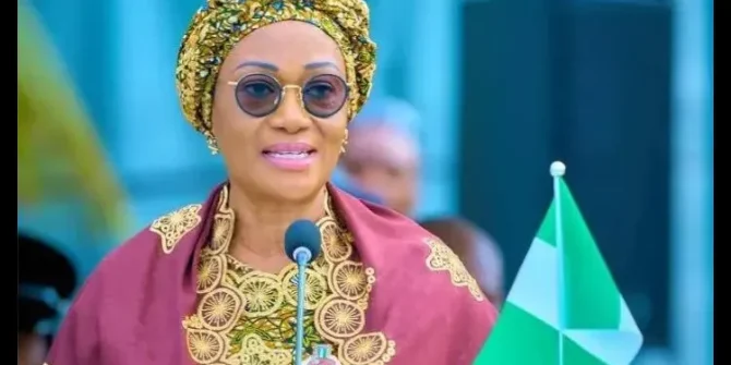 Nigerians Blast First Lady, Remi Tinubu, Over Prayer Against Hardship