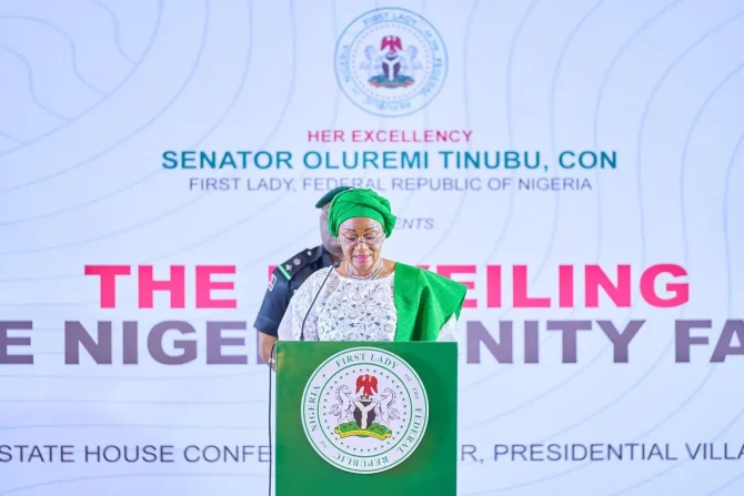 Nigerians React as Tinubu’s wife unveils ‘National Unity Fabric’ amid hardship