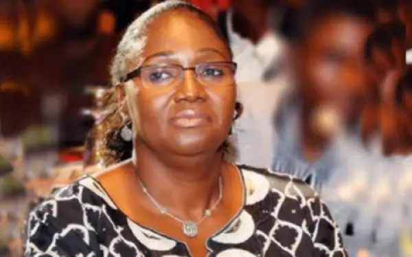 My husband doesn’t discuss political matters with me - says Fashola’s wife