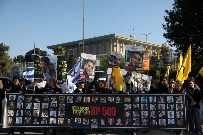 Hamas hostage families protest in Israel on 500th day of kidnappings