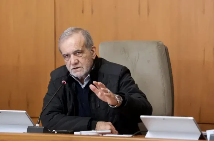 Iran president fires deputy over expensive Antarctica trip
