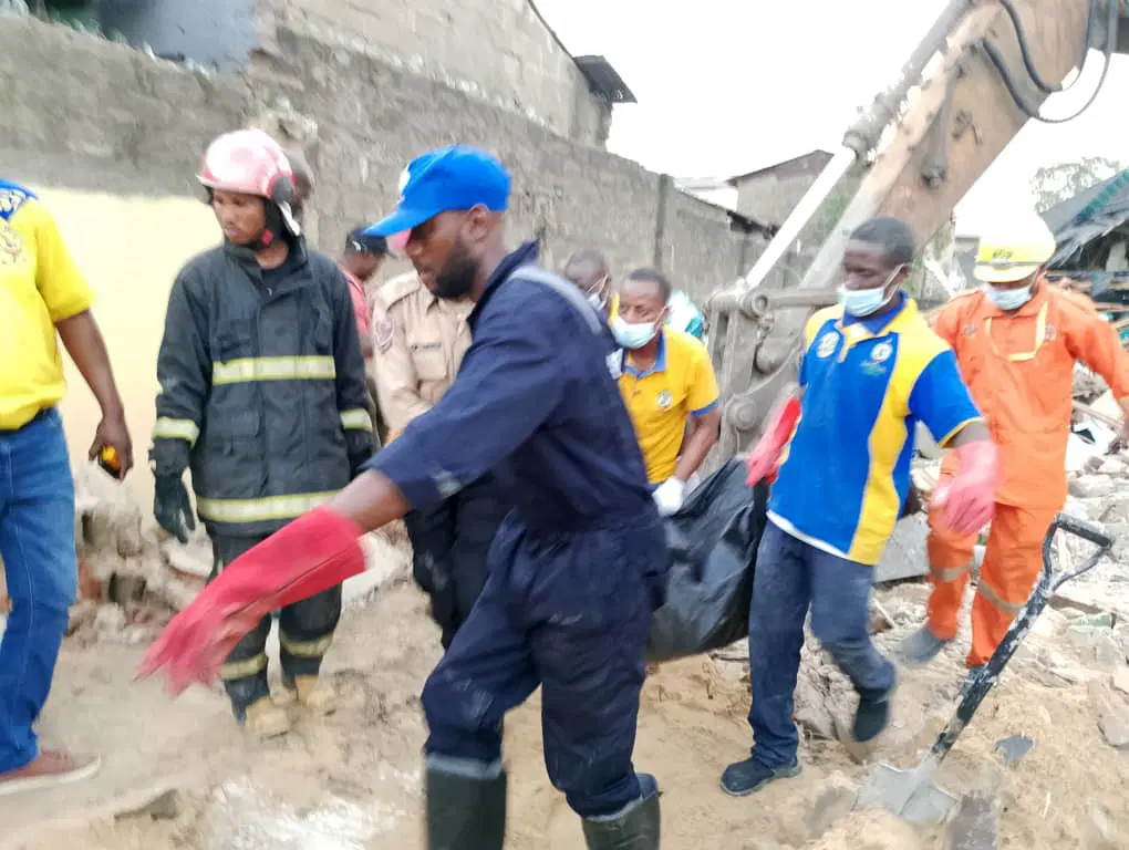 BREAKING: Many trapped, others rescued as two-storey building collapses in Lagos