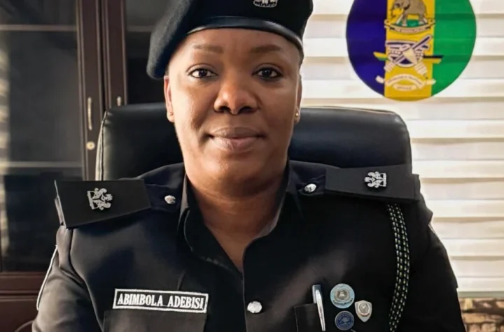 The Inspector Didn’t Steal, He mistakenly F+red a Sh+t — Lagos Police Refute Claims in Viral Video, Arrest 13 Over A§§ault of Inspector 