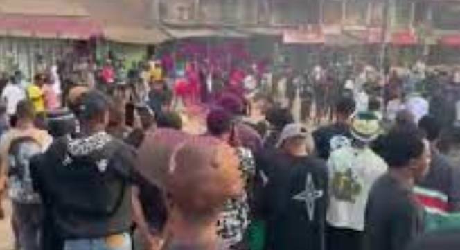 Youths Take to Streets in Ekpoma, Edo State to Protest Rising Incidents of Kidn+ppings