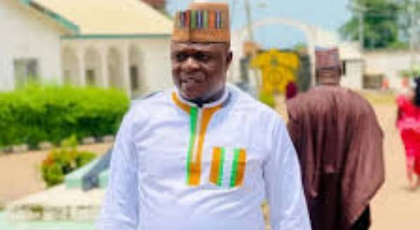 KSU Lecturer Collapses and D+es While Delivering a Lecture