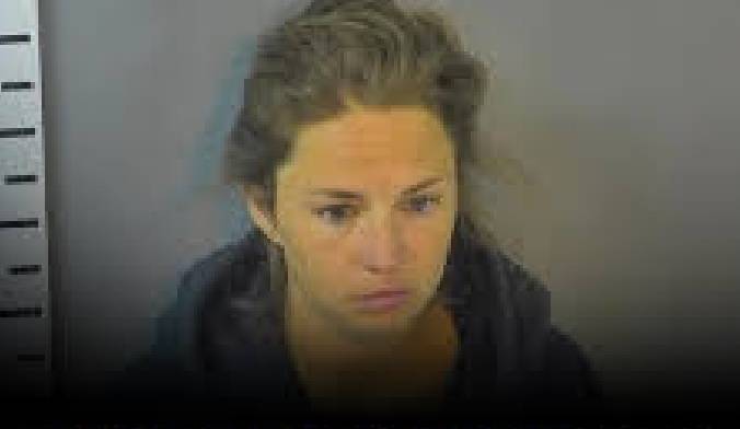 Soccer Coach Arrested After Allegedly Sending N¥de Photos to Her Student