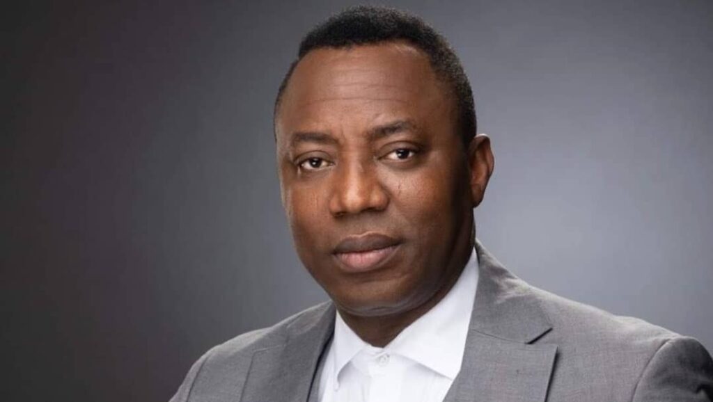 Court Remands Presidential Candidate, Onmoyele Sowore in Kuje Prison Over Alleged Cybercrime