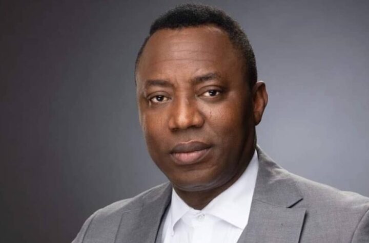Court Remands Presidential Candidate, Onmoyele Sowore in Kuje Prison Over Alleged Cybercrime