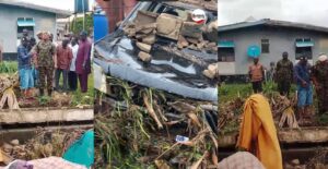 VIDEO: Nigerian Air Force (Ikeja) officials visit the scene of a fence collapse that destroyed multiple properties following a heavy downpour. Assessment and safety checks are currently ongoing.