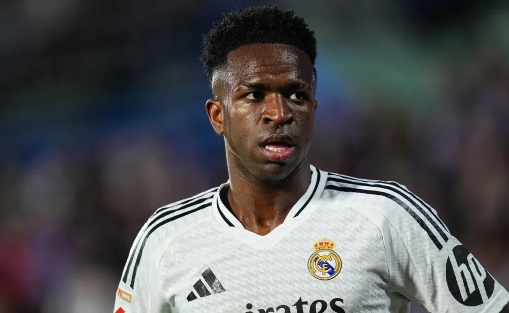 Real Madrid Star Vinicius Jr. Stuns Fans With Dramatic New Look After Undergoing Chin S¥rgery